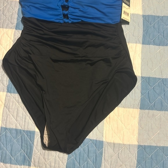 NWT Ralph Lauren Colorblock Tummy Control Swimsuit - Picture 6 of 13
